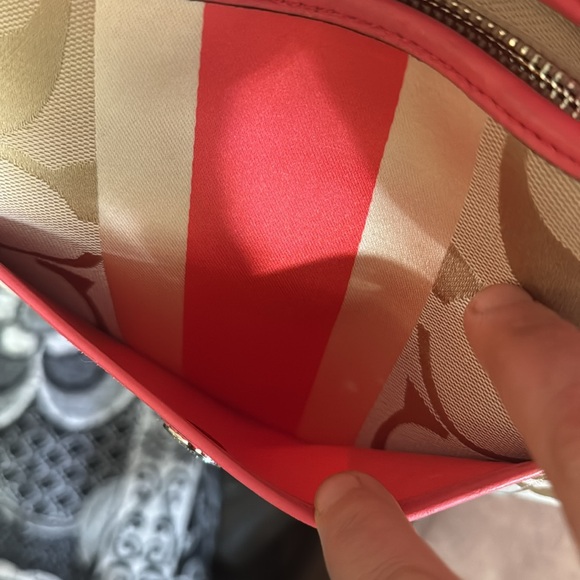 NWOT COACH medium sized handbag. Zip closure, multicolor tag & beautiful color. - Picture 13 of 16